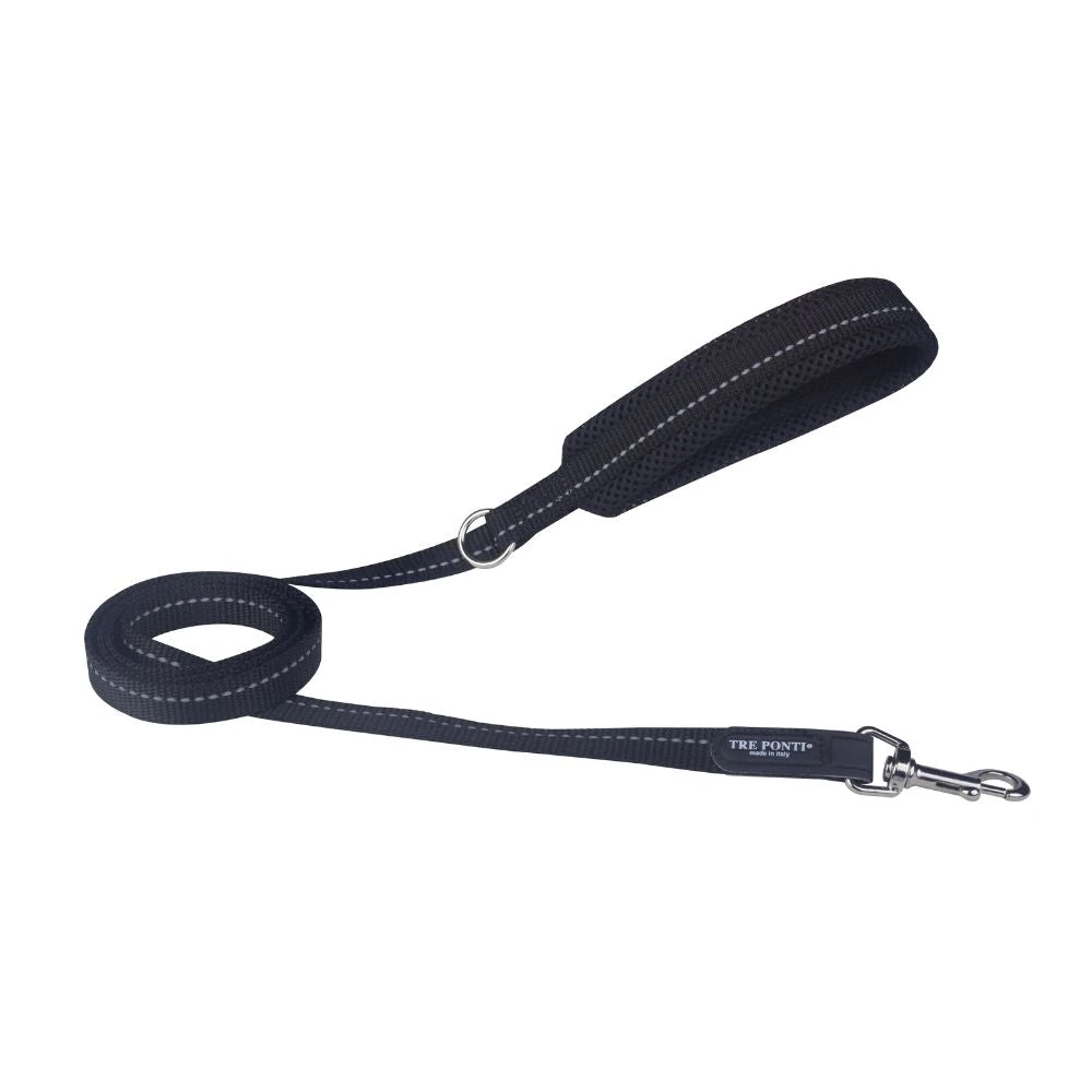 65_2000x-1.webp Tre Ponti Mesh Dog Lead, Black - Image 1